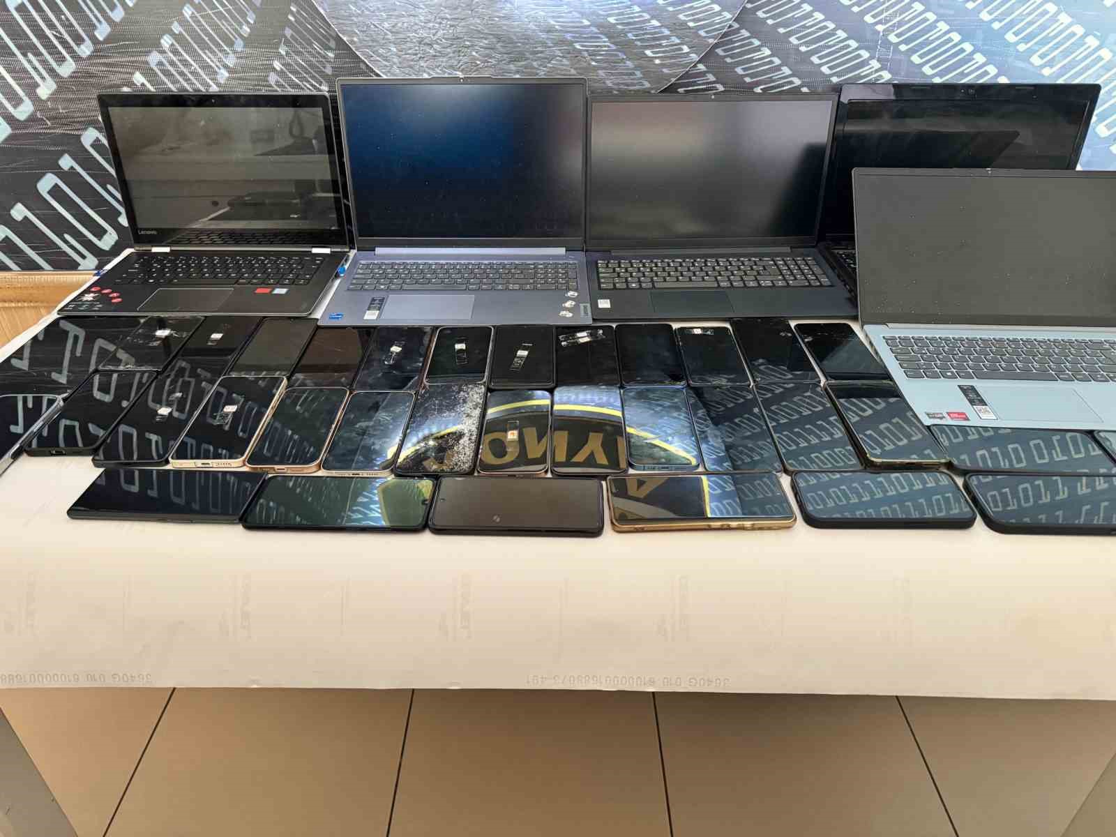 Doktoru 11 milyon lira dolandıran şebekenin 28,6 milyarlık işlem hacmi ortaya çıktı
