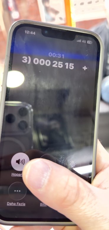 Dolandırıcıların girişimini cep telefonu ile kayda aldı
