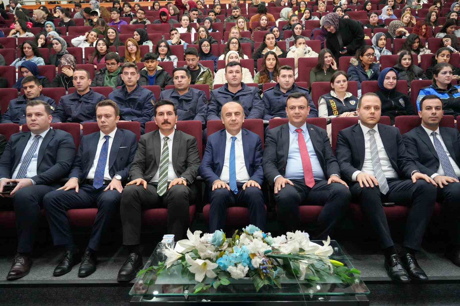 Dolandırıcılık ve kara para ile mücadeleye yönelik farkındalık programı düzenlendi
