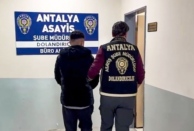 Dolandırıcılık yöntemi pes dedirtti: Kredi notunu yükseltip ’yüksek limitli’ kredi yalanıyla milyonluk vurgun
