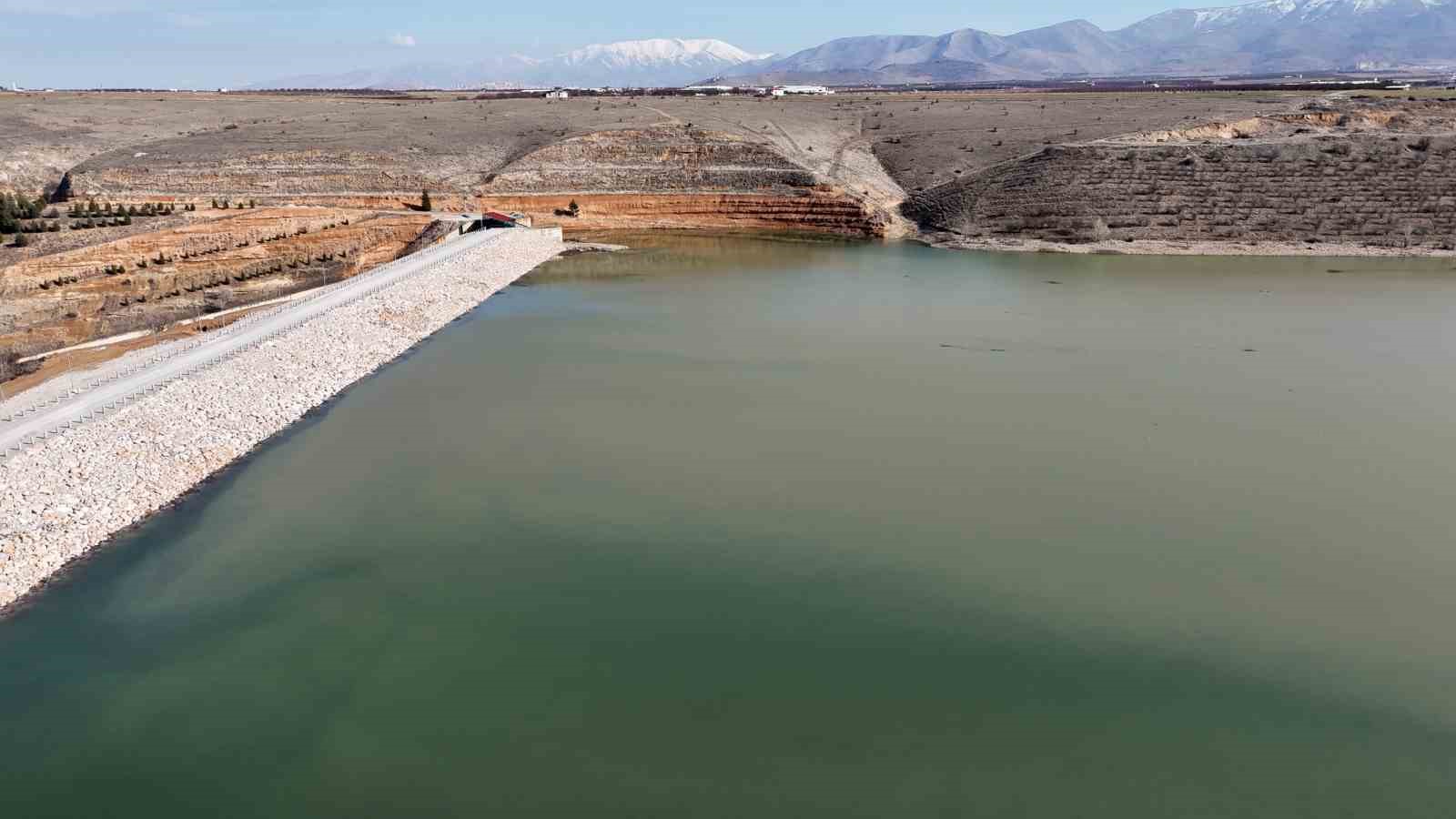 Doluluk oranı maksimum seviyeye ulaşan Sultansuyu Barajı’nda kapak açıldı
