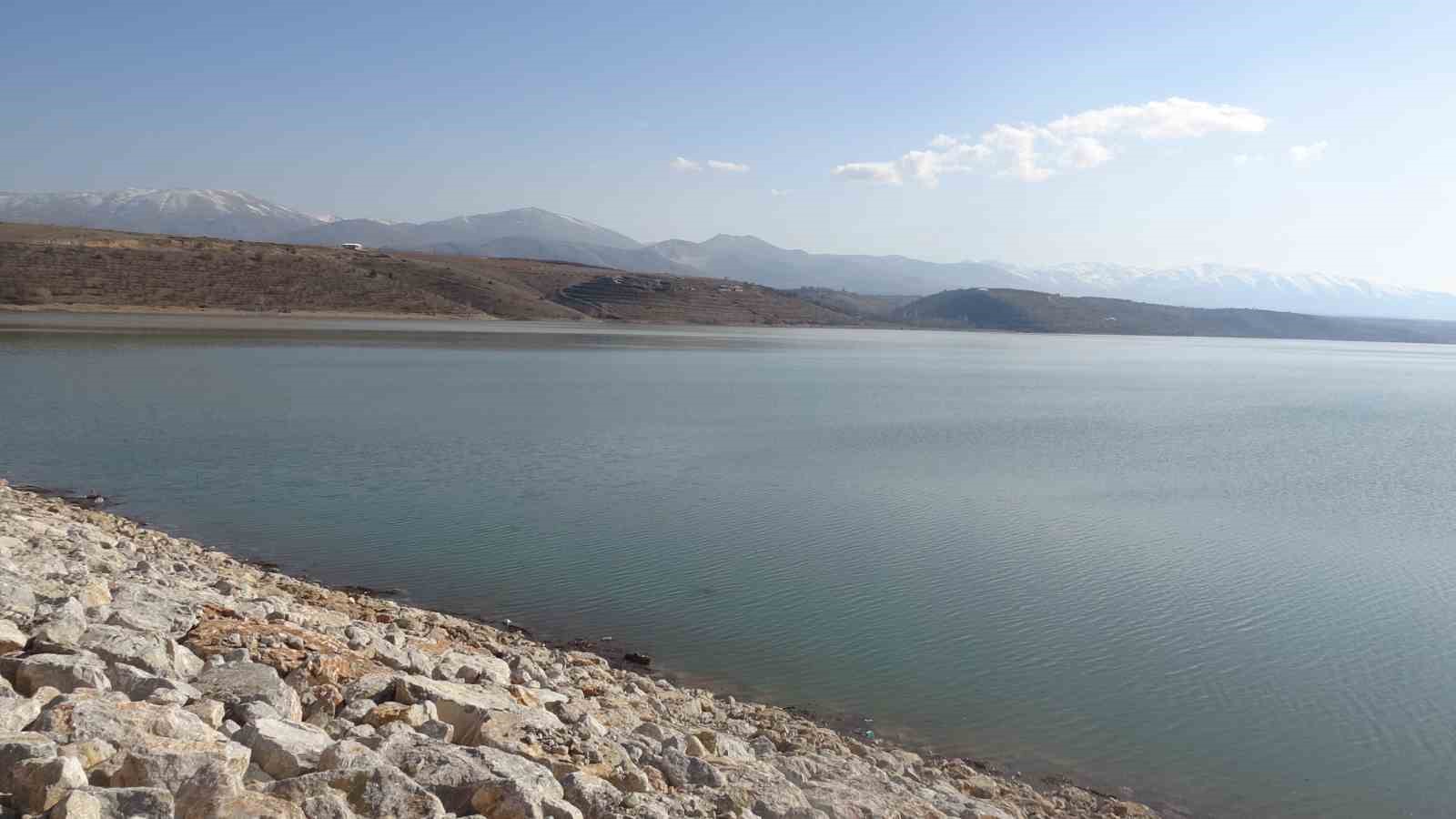 Doluluk oranı maksimum seviyeye ulaşan Sultansuyu Barajı’nda kapak açıldı
