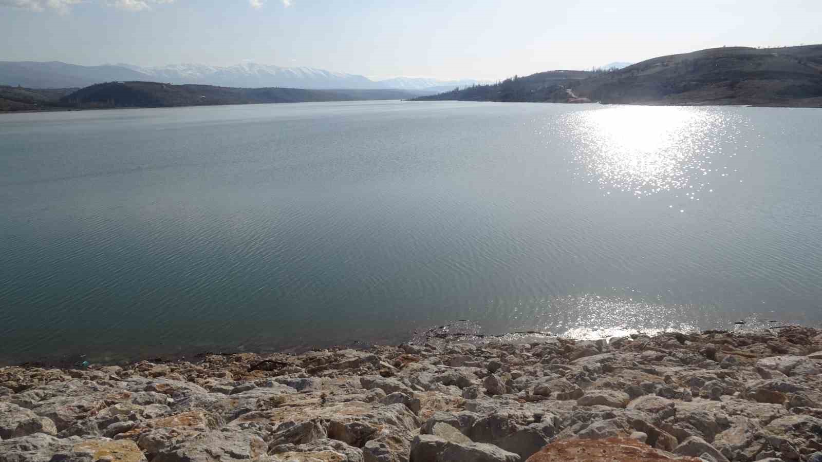 Doluluk oranı maksimum seviyeye ulaşan Sultansuyu Barajı’nda kapak açıldı
