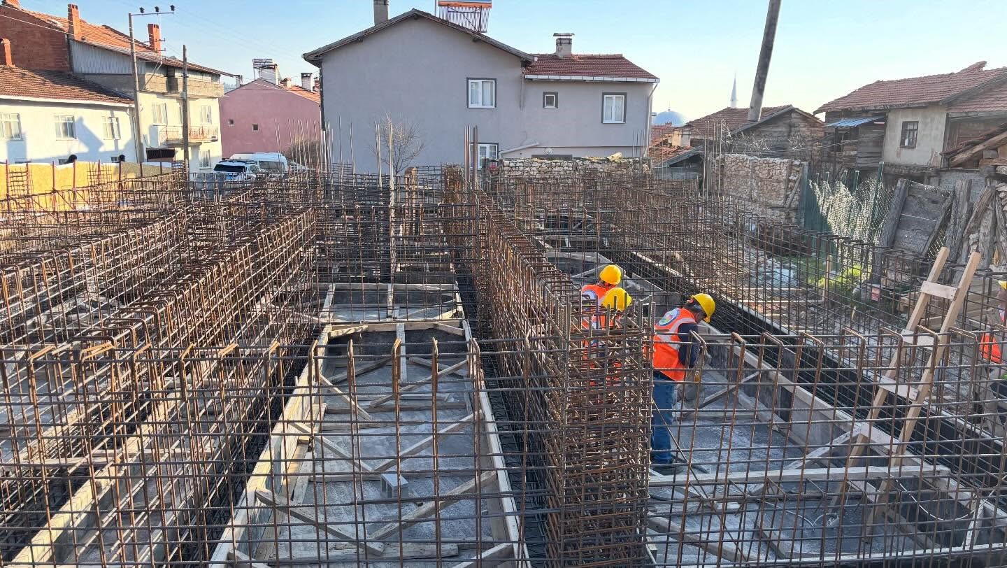Domaniç’in Çukurca beldesine Gençlik Merkezi
