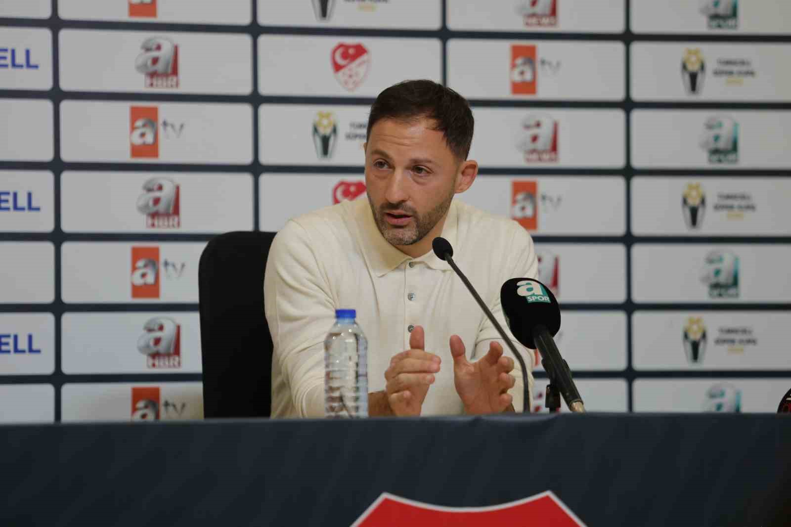 Domenico Tedesco: "Galatasaray maçı bizim için güzel bir test olacak"
