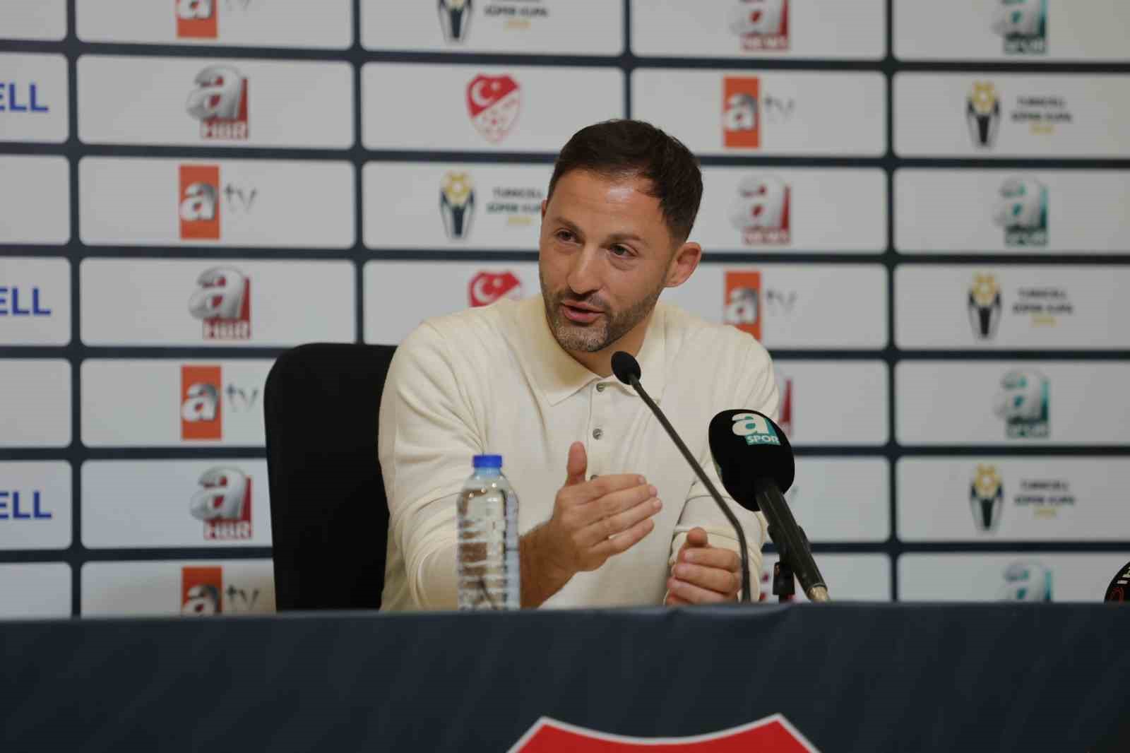 Domenico Tedesco: "Galatasaray maçı bizim için güzel bir test olacak"
