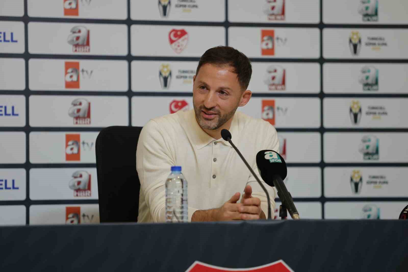 Domenico Tedesco: "Galatasaray maçı bizim için güzel bir test olacak"
