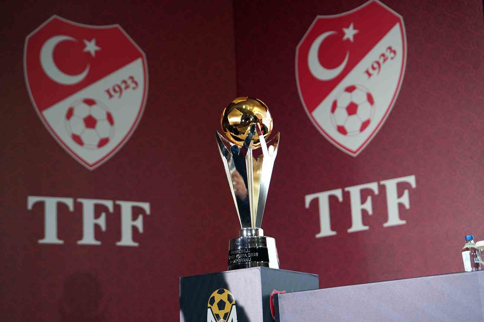 Domenico Tedesco: "Takım olarak bu maç için sabırsızlanıyoruz"
