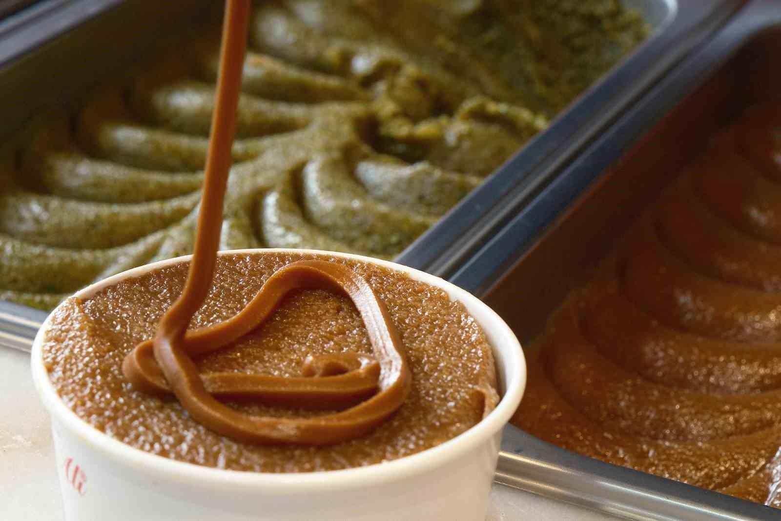 Dondurmalı irmik helvası iftarda hafif tatlı isteyenlerin tercihi olacak
Dondurmalı irmik helvası iftarda hafif tatlı isteyenlerin tercihi olacak