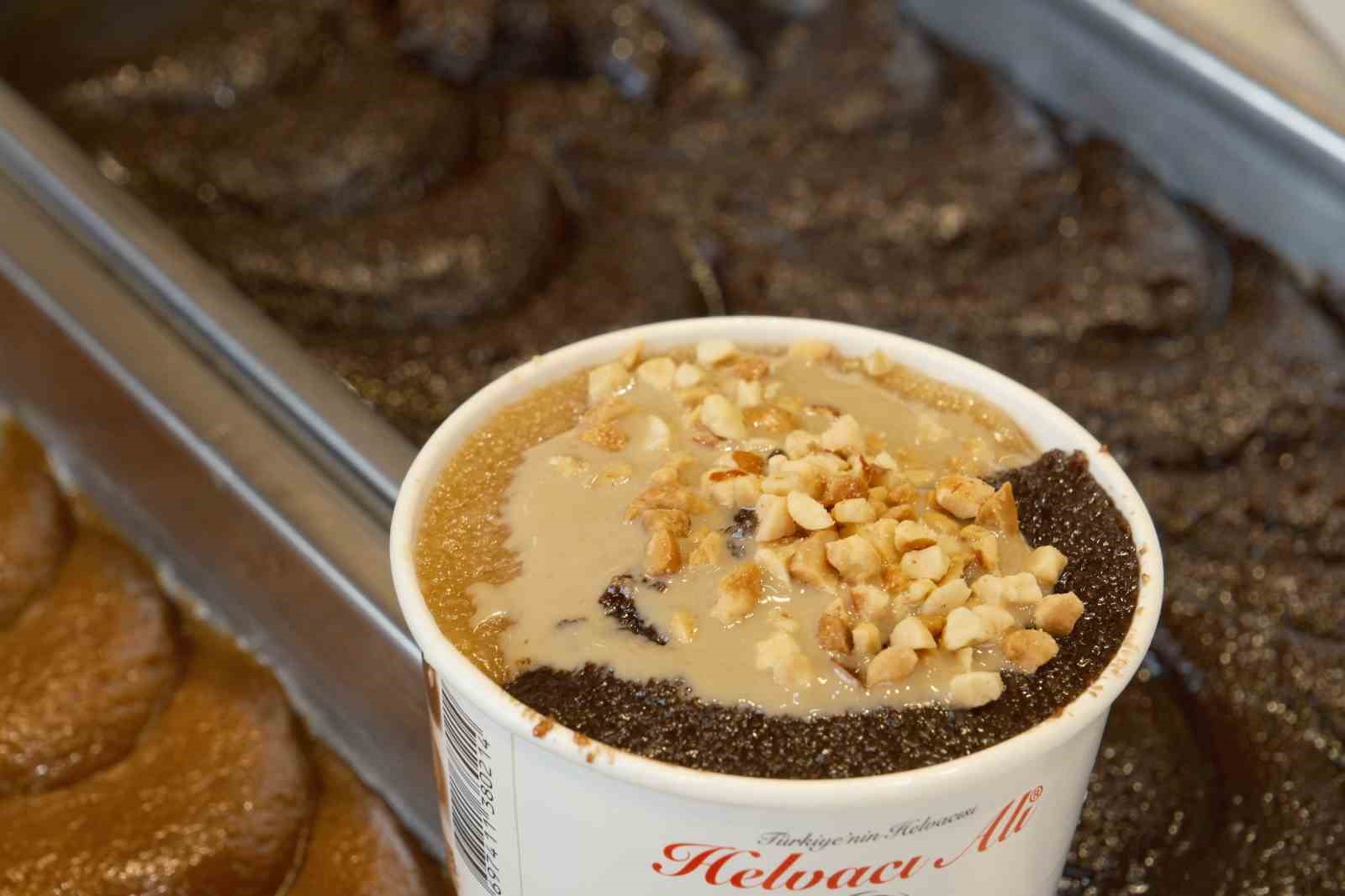 Dondurmalı irmik helvası iftarda hafif tatlı isteyenlerin tercihi olacak
Dondurmalı irmik helvası iftarda hafif tatlı isteyenlerin tercihi olacak