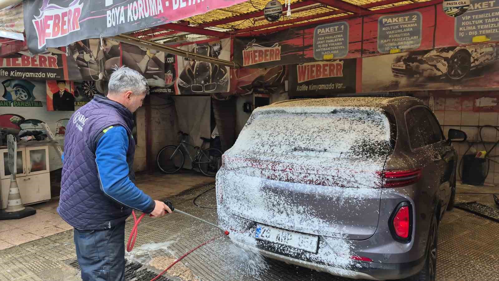 Dondurucu soğuklar ve kar yağışı oto yıkama taleplerini düşürdü
