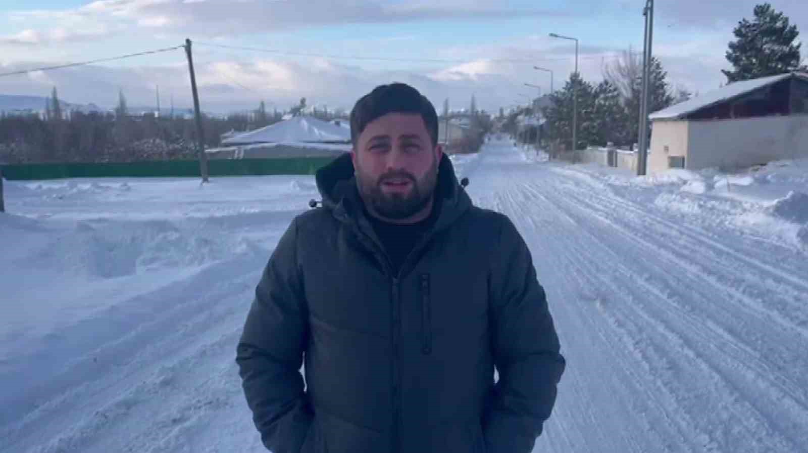 Donmak üzere olan yavru kediyi kurtardı, davranışı ile takdir topladı
