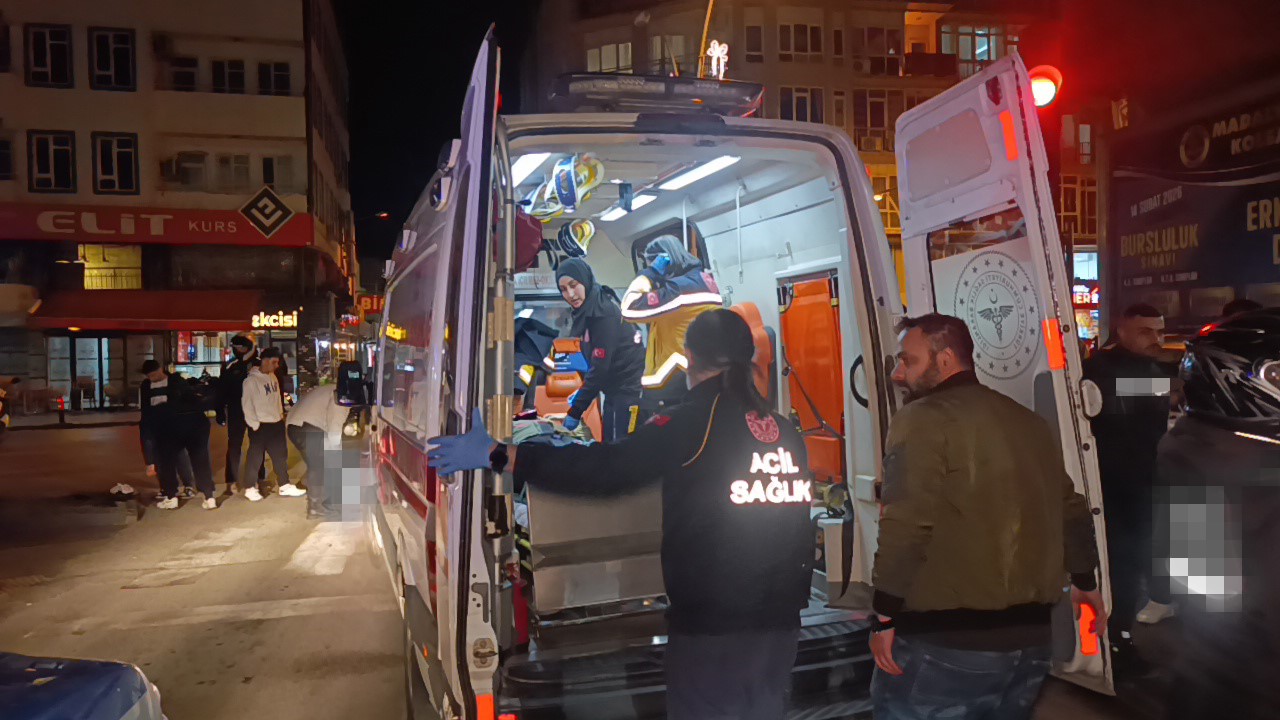 Dönüş yasağı olan yerden dönen otomobil motosikletle çarpıştı: 1 yaralı
