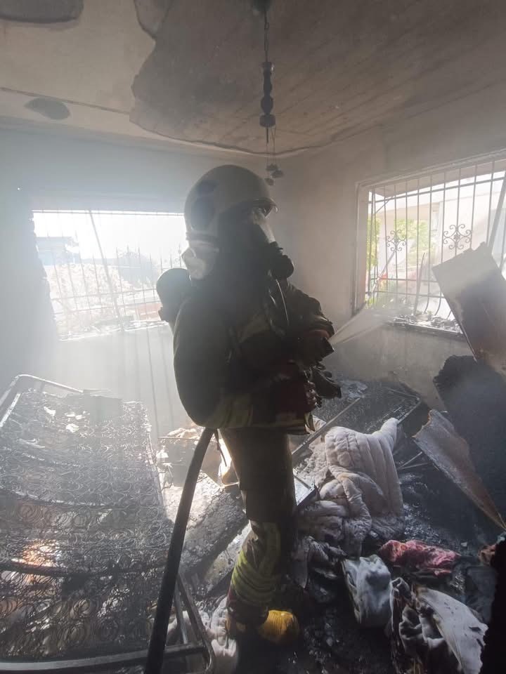 Dörtyol’da apartman dairesi alevlere teslim oldu
