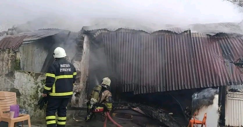 Dörtyol’da ev yangını
