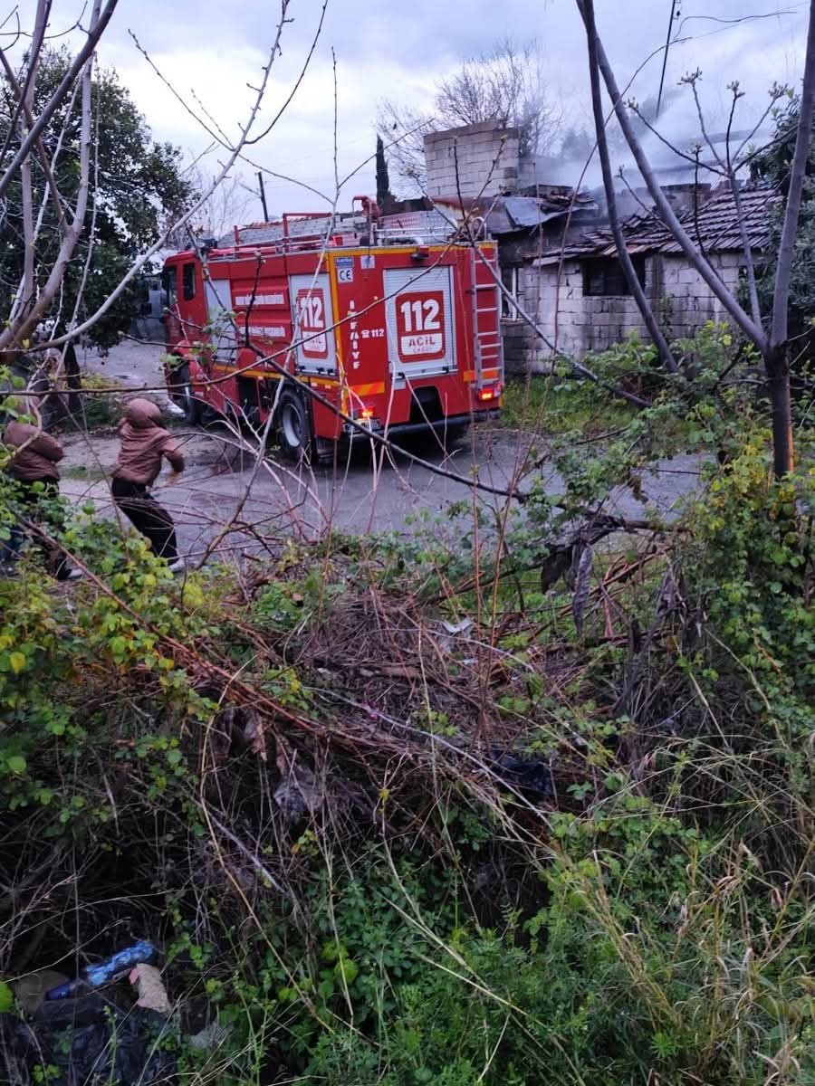 Dörtyol’da metruk bina yangını
