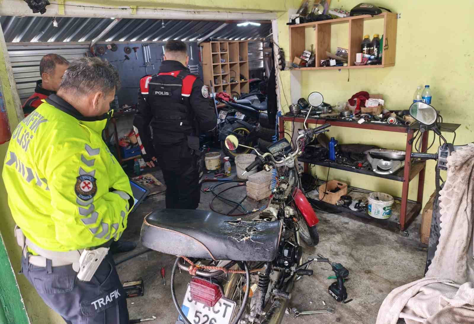Dörtyol’da motosiklet tamircileri denetlendi
