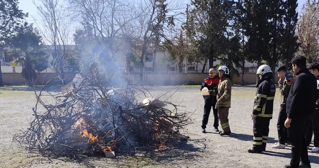 Dörtyol’da öğrencilere yangın eğitimi verildi
