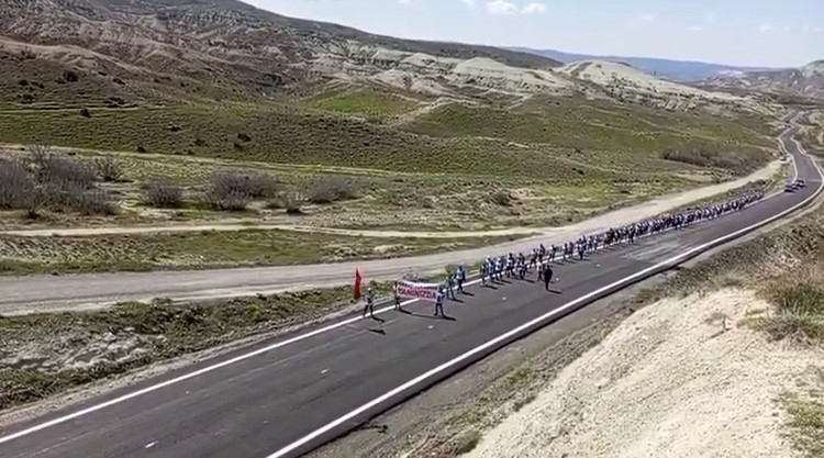 Doruk Madencilik işçileri Eskişehir’den Ankara’ya yürüdü
