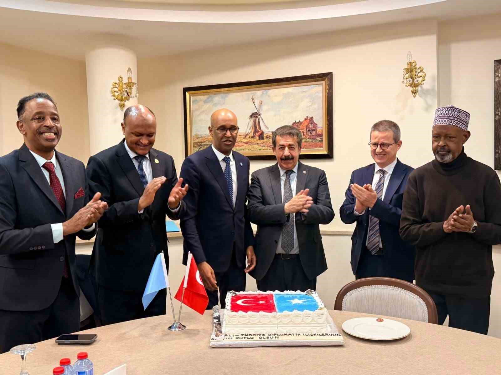 Dostluk Grubu Başkanı Fırat’tan "Türkiye, Somali’de petrol buldu" iddiasına yanıt: "Somali’nin Stratejik Ortağıyız"
