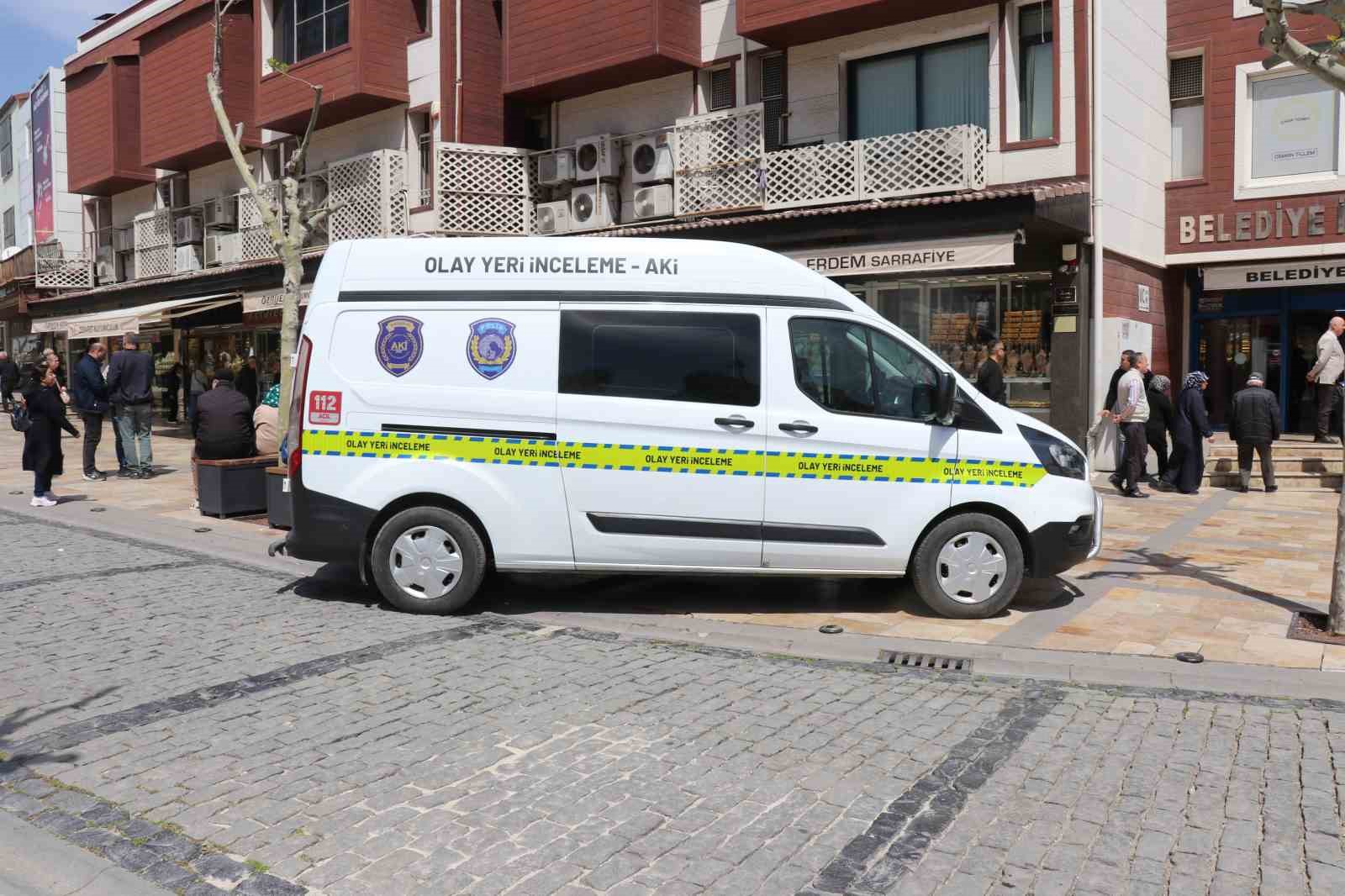 Döviz bürosunda silahlı kavgada 1 kişi yaralandı
