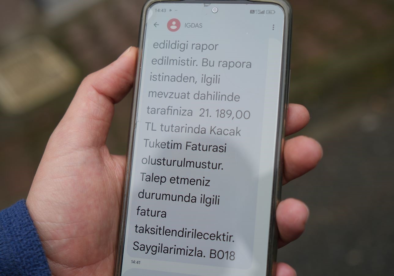 Down Sendromlu çocuğu olan vatandaşa İGDAŞ "kaçak doğalgaz kullanımı" gerekçesiyle ceza kesti
Down Sendromlu çocuğu olan vatandaşa İGDAŞ "kaçak doğalgaz kullanımı" gerekçesiyle ceza kesti