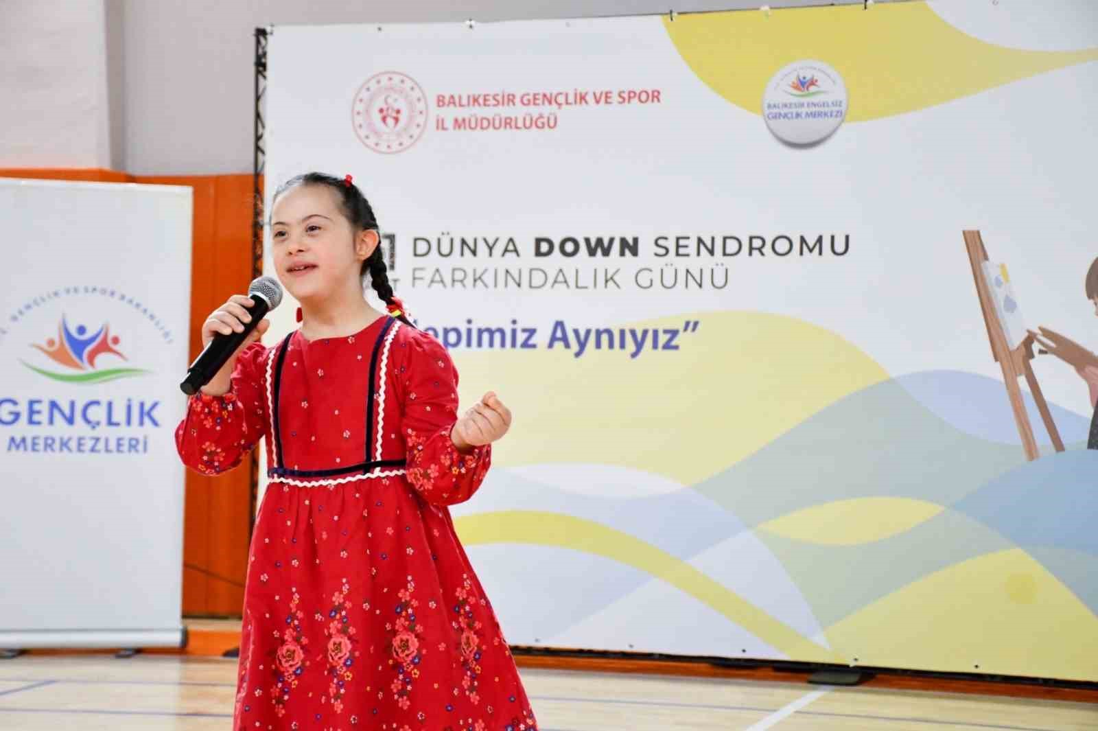 Down sendromlu gençler sporda becerilerini sergiledi
