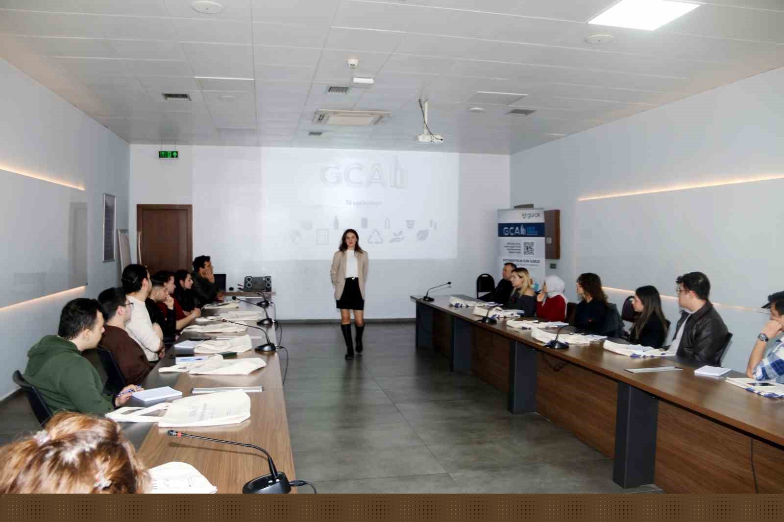 DPÜ Öğrencileri Kütahya OSB’de
