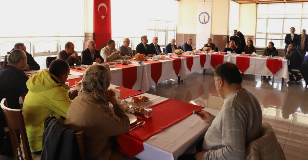 DPÜ Rektörü Kızıltoprak gazetecilerle bir araya geldi
