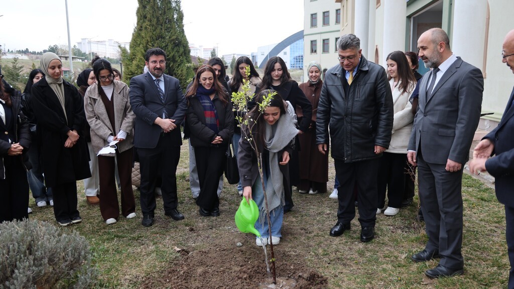 DPÜ’de fidan dikimi etkinliği
