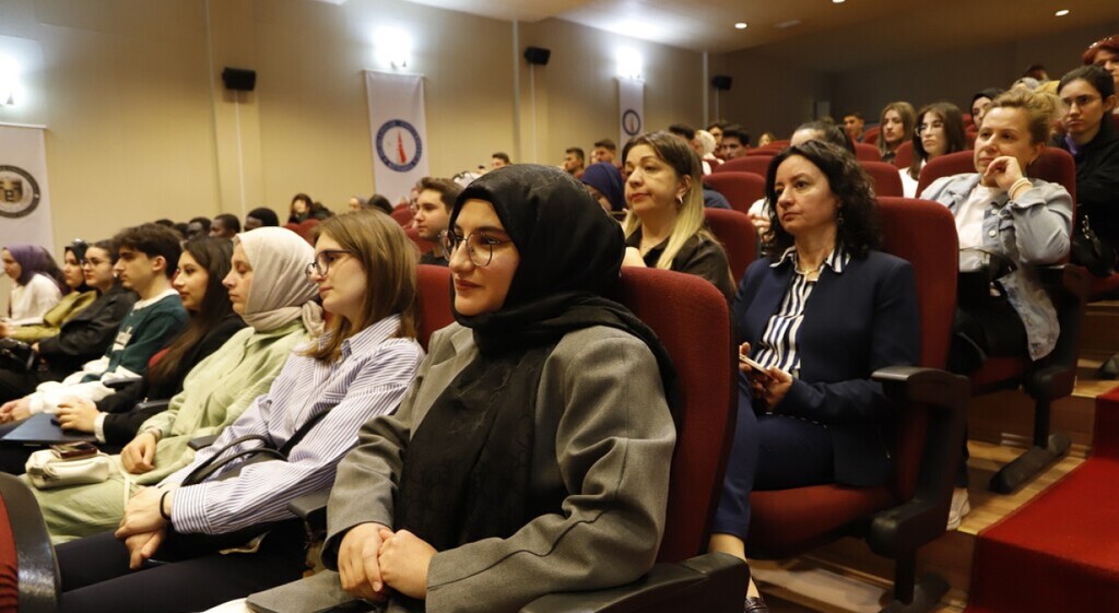 DPÜ’de Kütahya türküleri ve halk oyunları rüzgârı
