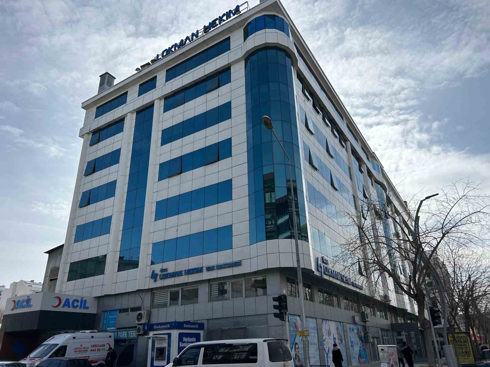 Dr. Akgül: "Kanser erken tanıyla kontrol altına alınabilen bir hastalık"
