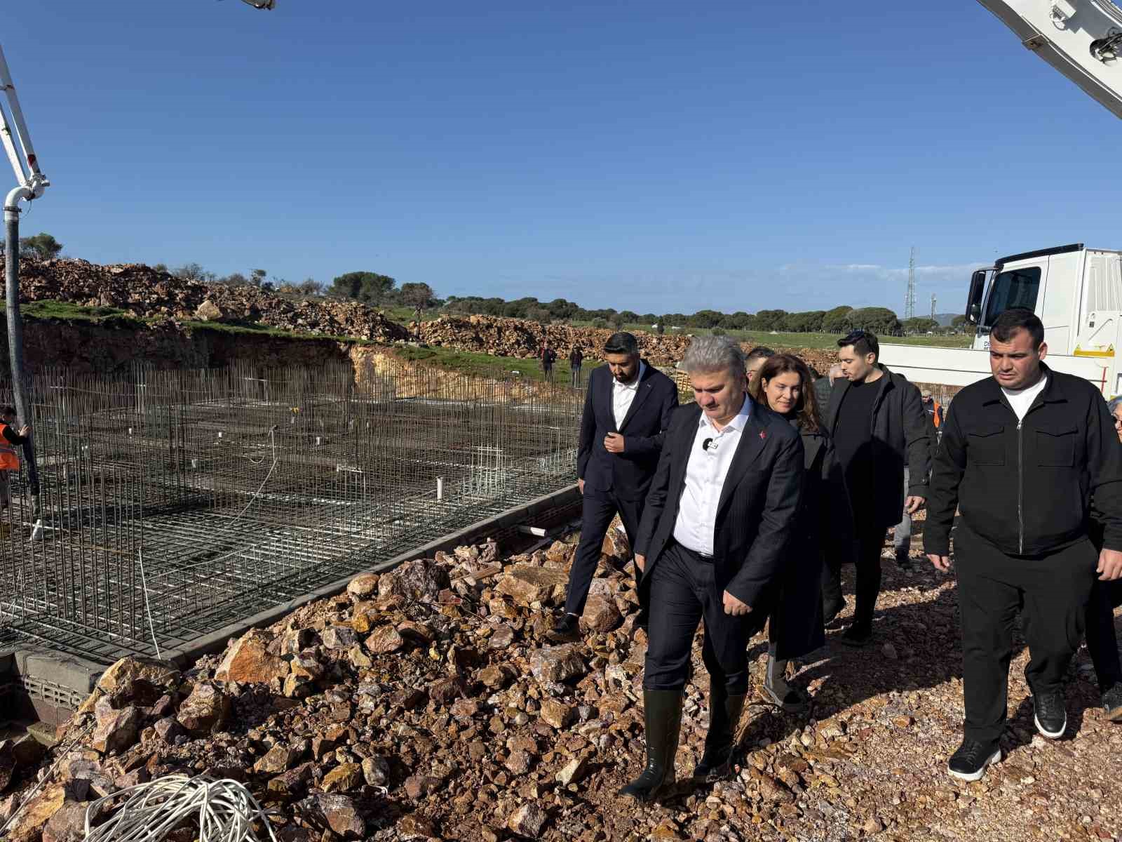 Dr. Mustafa Canbey Körfez’de yatırımları yerinde inceledi
