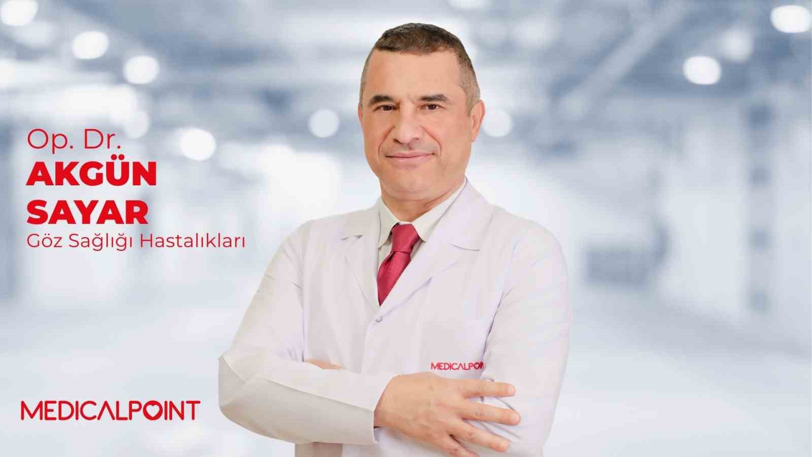 Dr. Sayar, "Karanlıkta kullanılan telefon ışığı göz sağlığını olumsuz etkiler"
