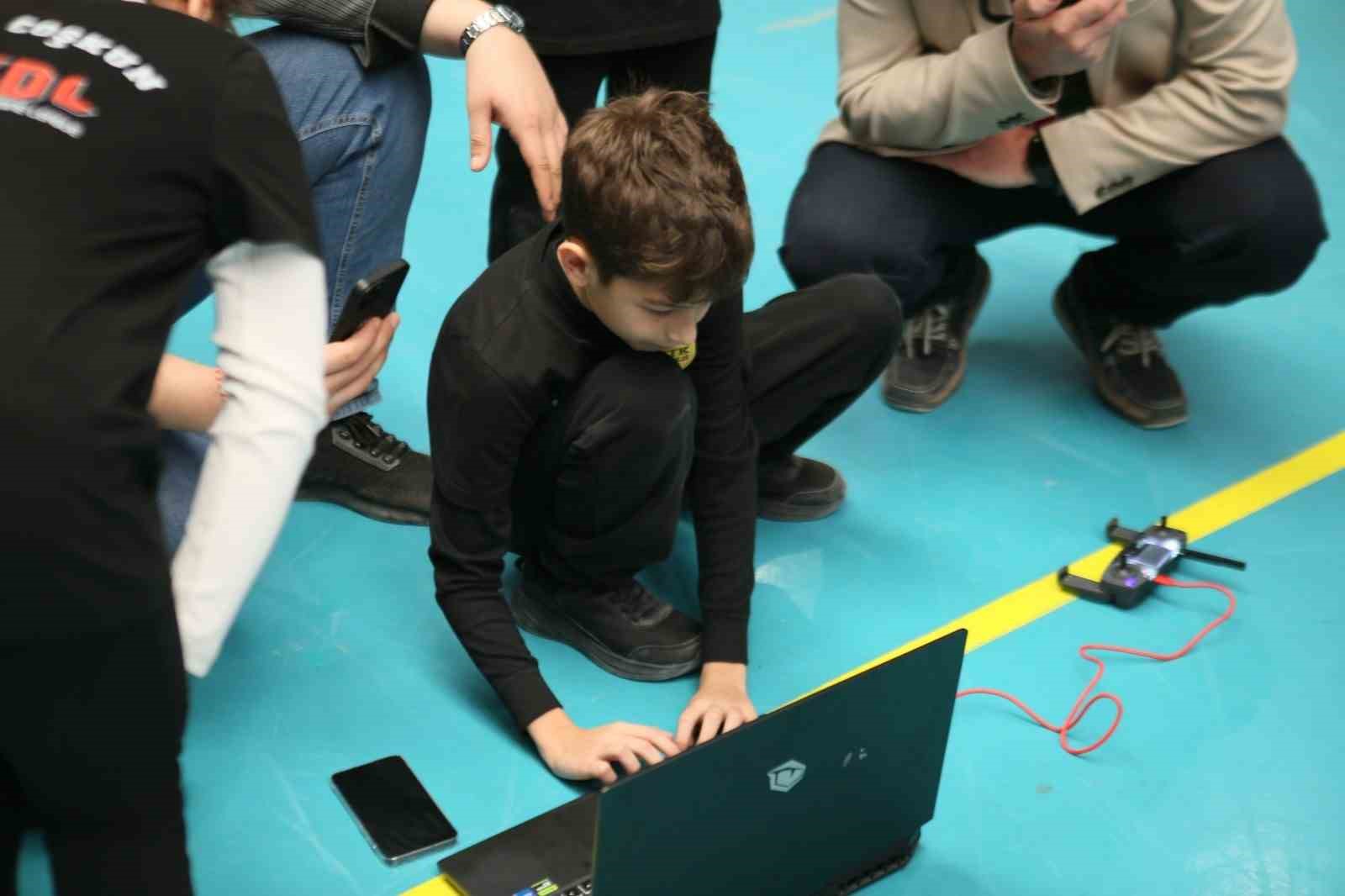 Drone yarışmasında strateji ve kodlama birinciliği MTK’nın
