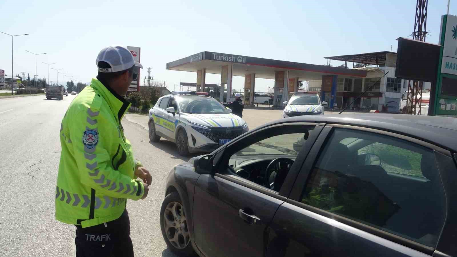 Dronlu denetimde kırmızı ışıkta geçtiği için ceza yiyen sürücü: "Keşke bilerek geçseydim de en azından vicdanım rahat olsaydı"
