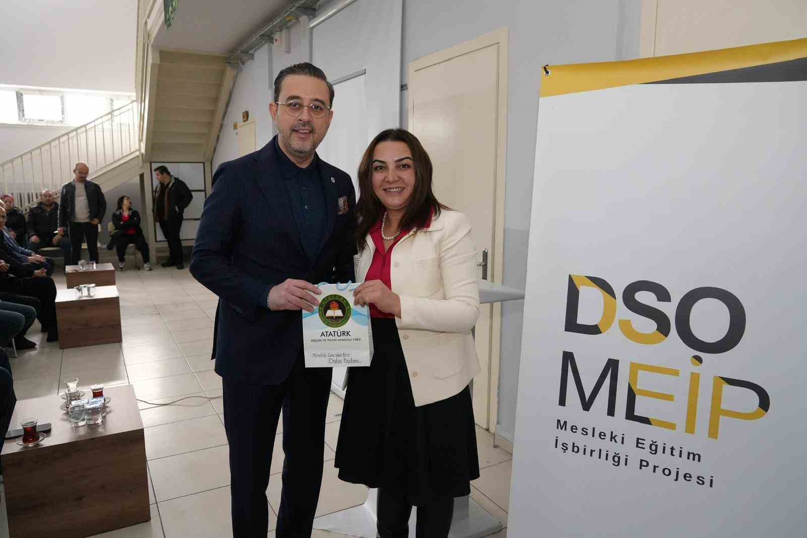 DSO Başkan Kasapoğlu mesleki eğitim iş birliği projesinde velilerle buluştu
