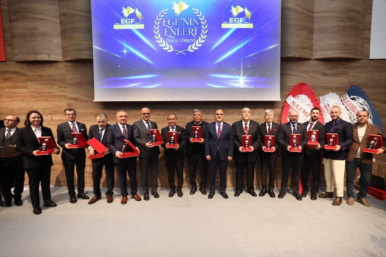 DSO Başkanı Selim Kasapoğlu’na ‘En Başarılı İş İnsanı’ ödülü
DSO Başkanı Selim Kasapoğlu’na ‘En Başarılı İş İnsanı’ ödülü