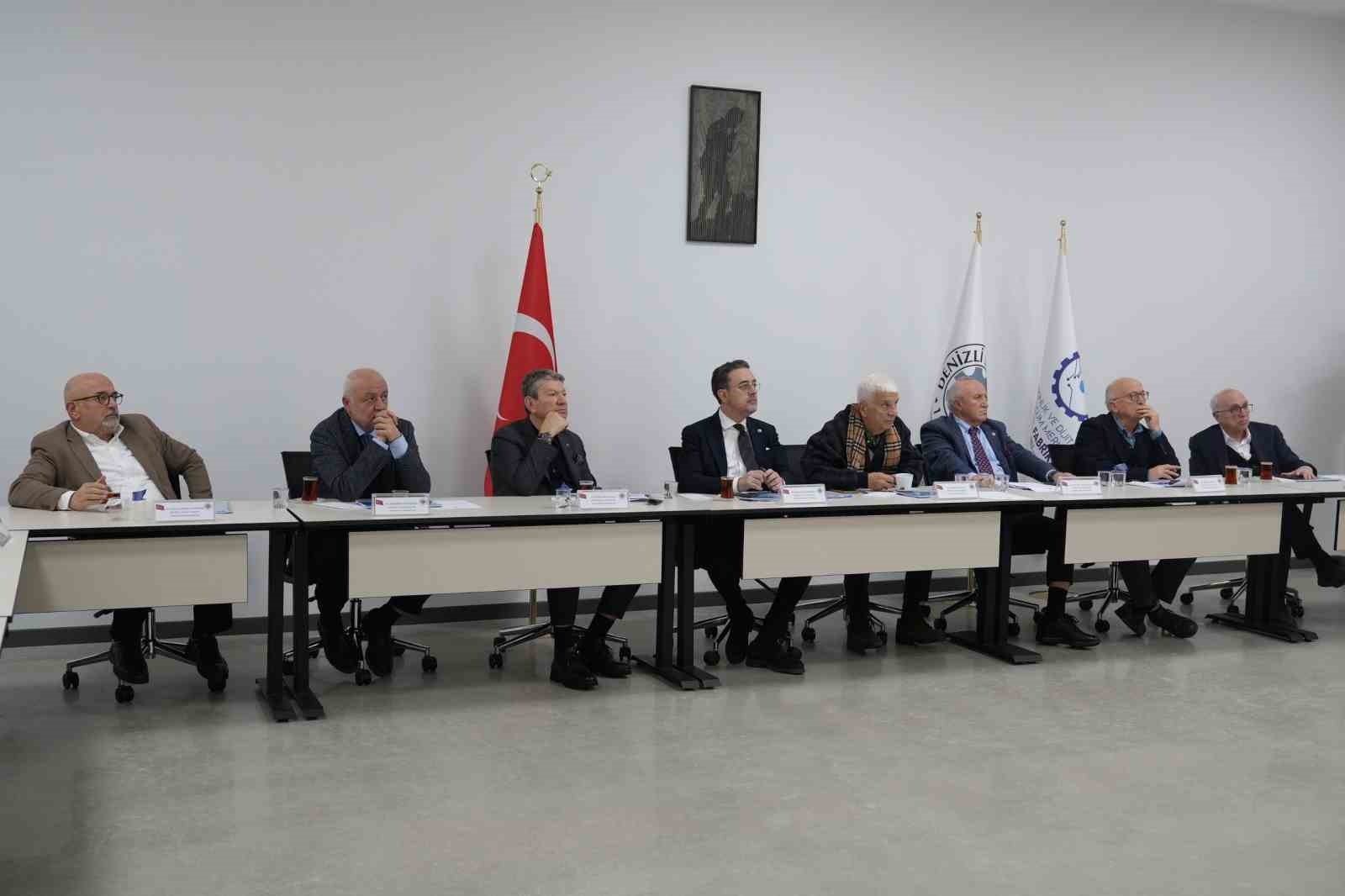 DSO Yüksel İstişare Kurulu 2026 yılının ilk toplantısı model fabrikada gerçekleştirildi
DSO Yüksel İstişare Kurulu 2026 yılının ilk toplantısı model fabrikada gerçekleştirildi