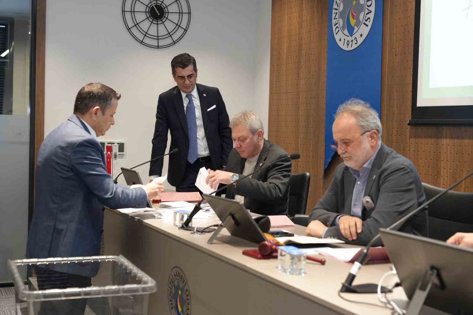 DSO’da 2026 yılının ilk meclis toplantısı gerçekleştirildi
DSO’da 2026 yılının ilk meclis toplantısı gerçekleştirildi