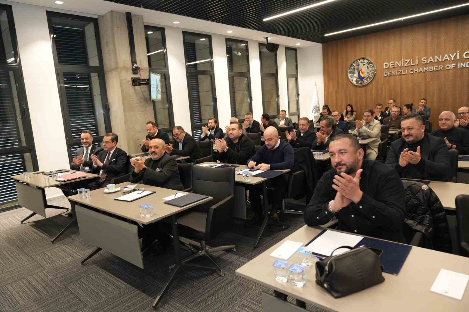 DSO’da 2026 yılının ilk meclis toplantısı gerçekleştirildi
DSO’da 2026 yılının ilk meclis toplantısı gerçekleştirildi