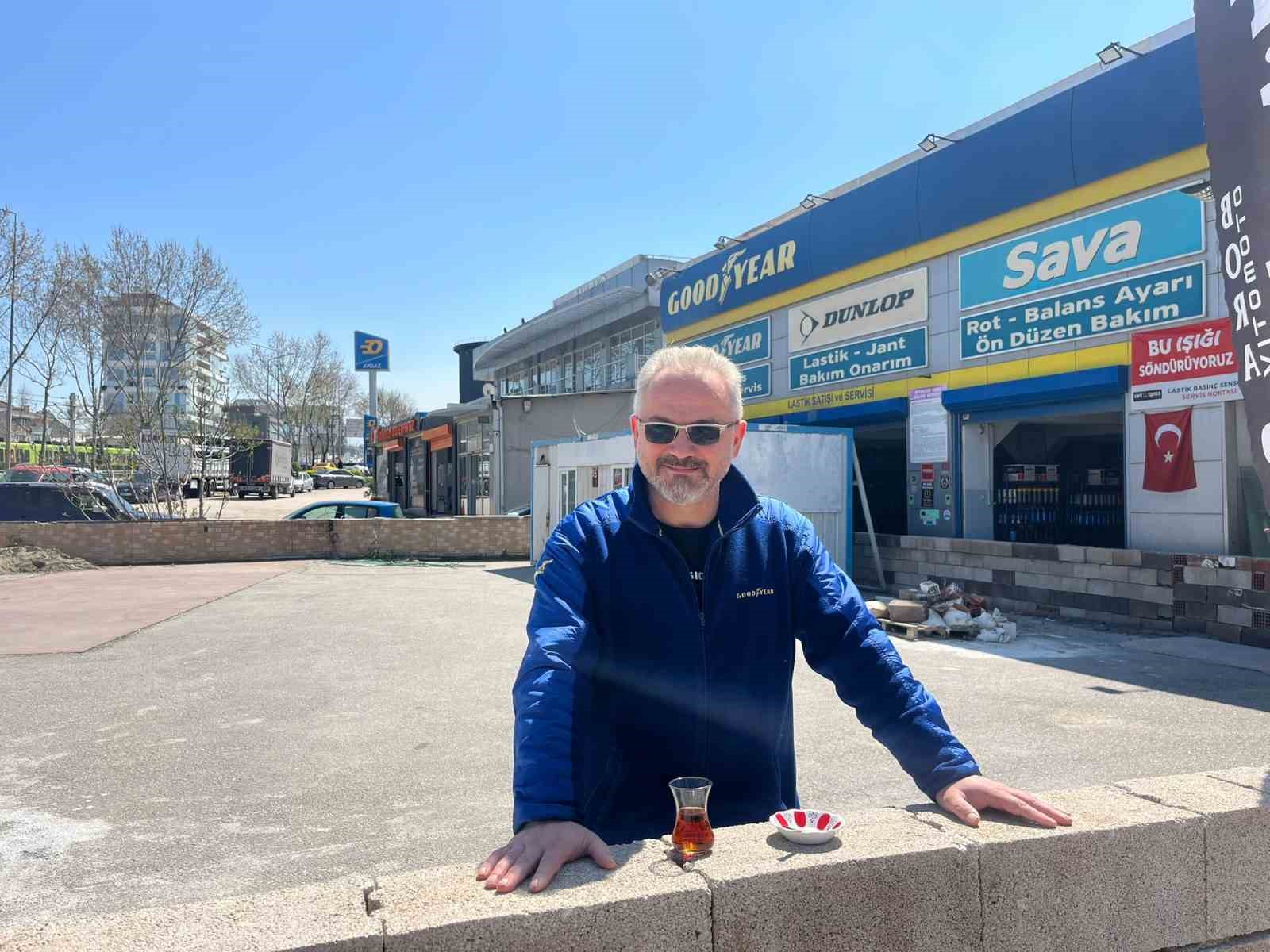 Dükkanın önüne duvar ördü, kiracısı isyan etti: "Bizi açık cezaevine çevirdi"
