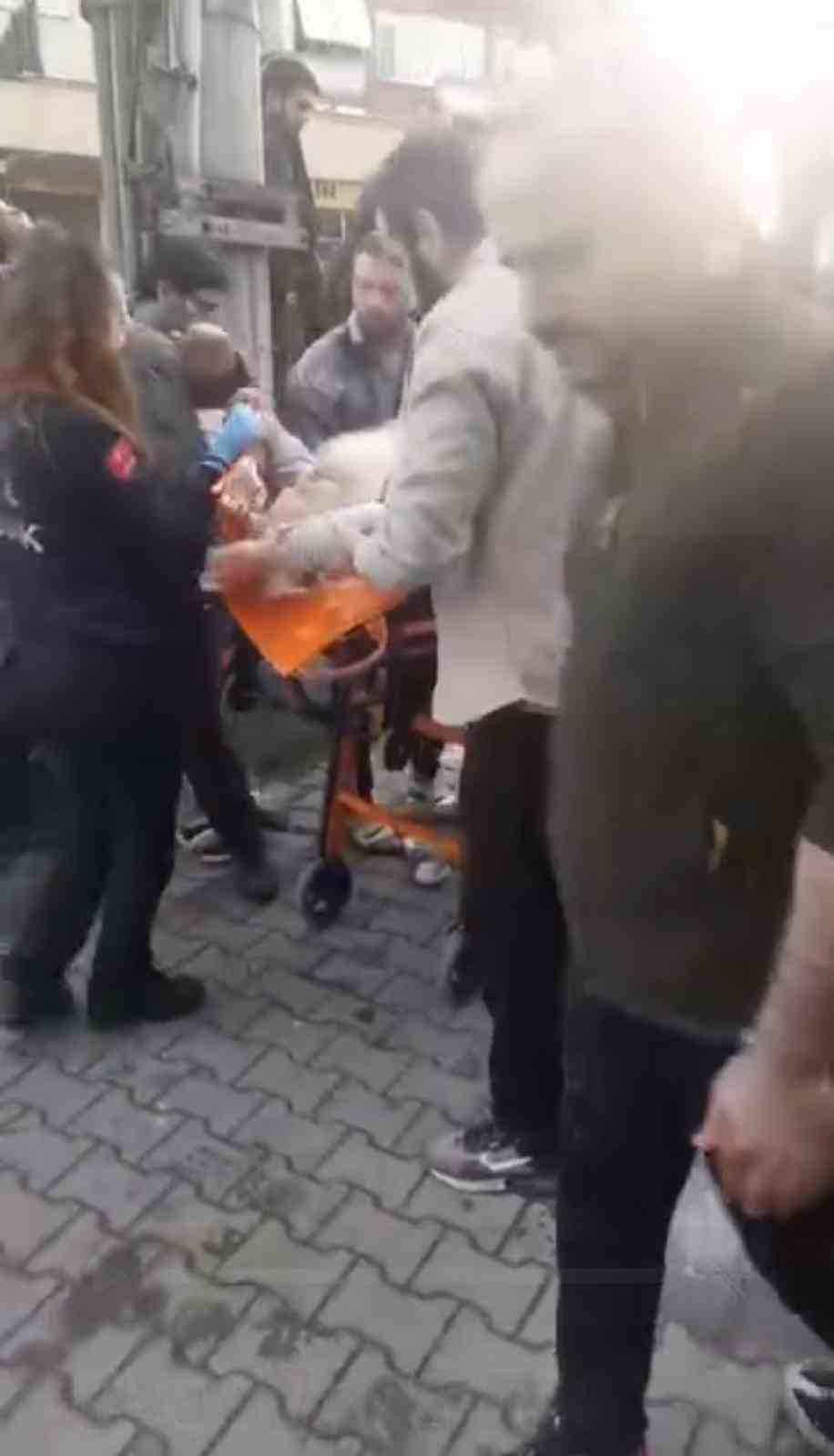 Dükkanının önünde uğradığı silahlı saldırıda yaralandı
