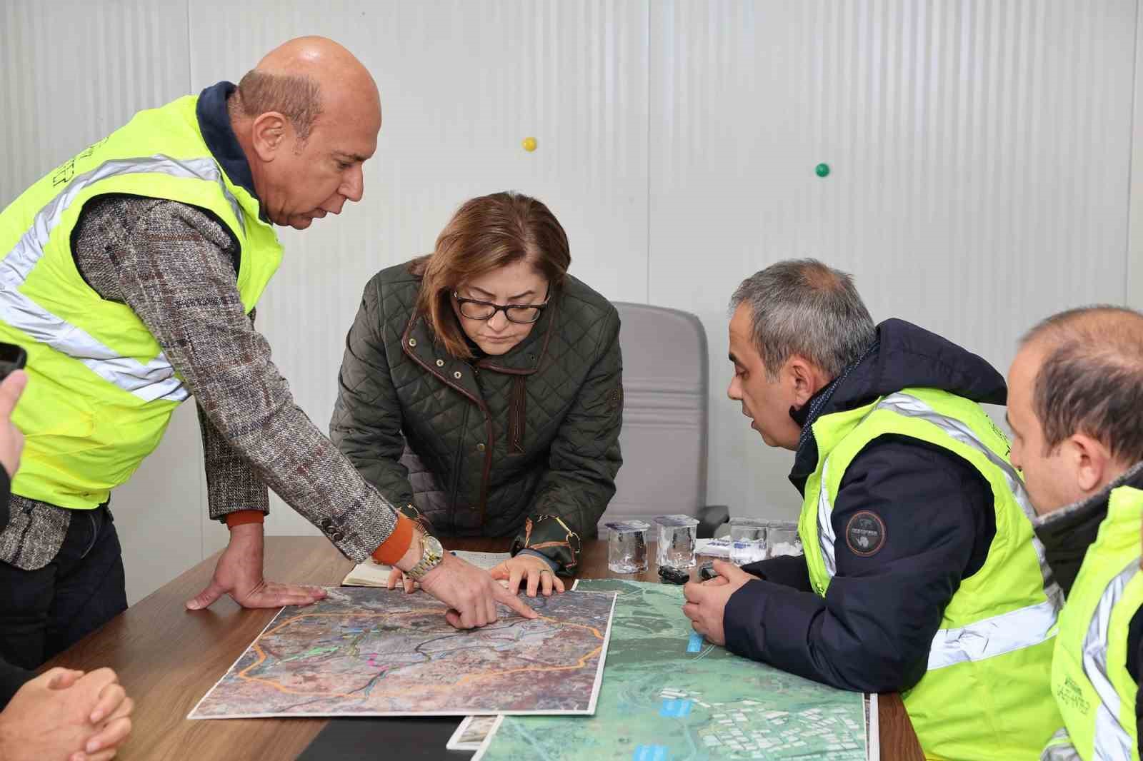 Dülük-OSB Tüneli’nin dörtte biri tamamlandı
Dülük-OSB Tüneli’nin dörtte biri tamamlandı