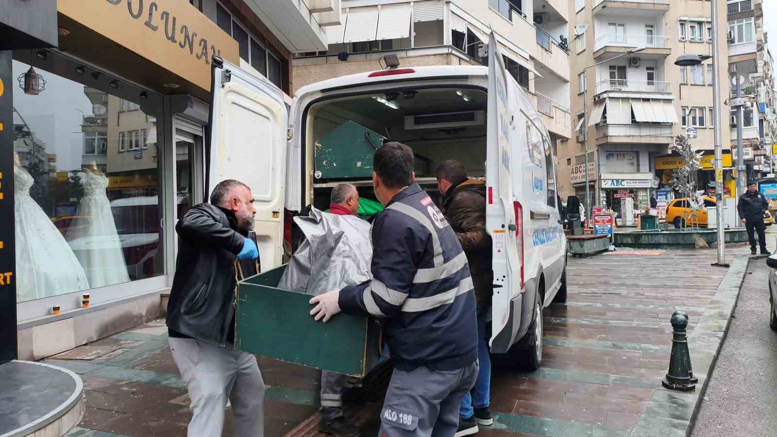 Dün giriş yaptığı apart otel odasında ölü bulundu
