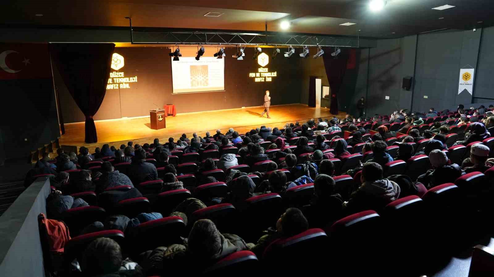 "Dünü Oku, Yarını Yaz" konferansı Düzce’de gerçekleştirildi
