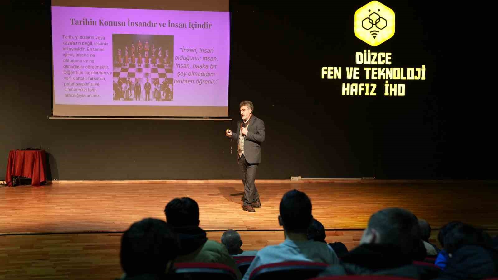 "Dünü Oku, Yarını Yaz" konferansı Düzce’de gerçekleştirildi
