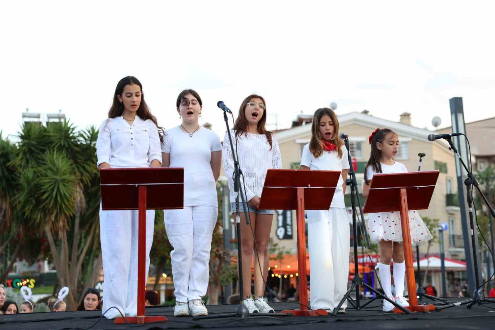 Dünya çocukları Marmaris’te barış için buluştu
