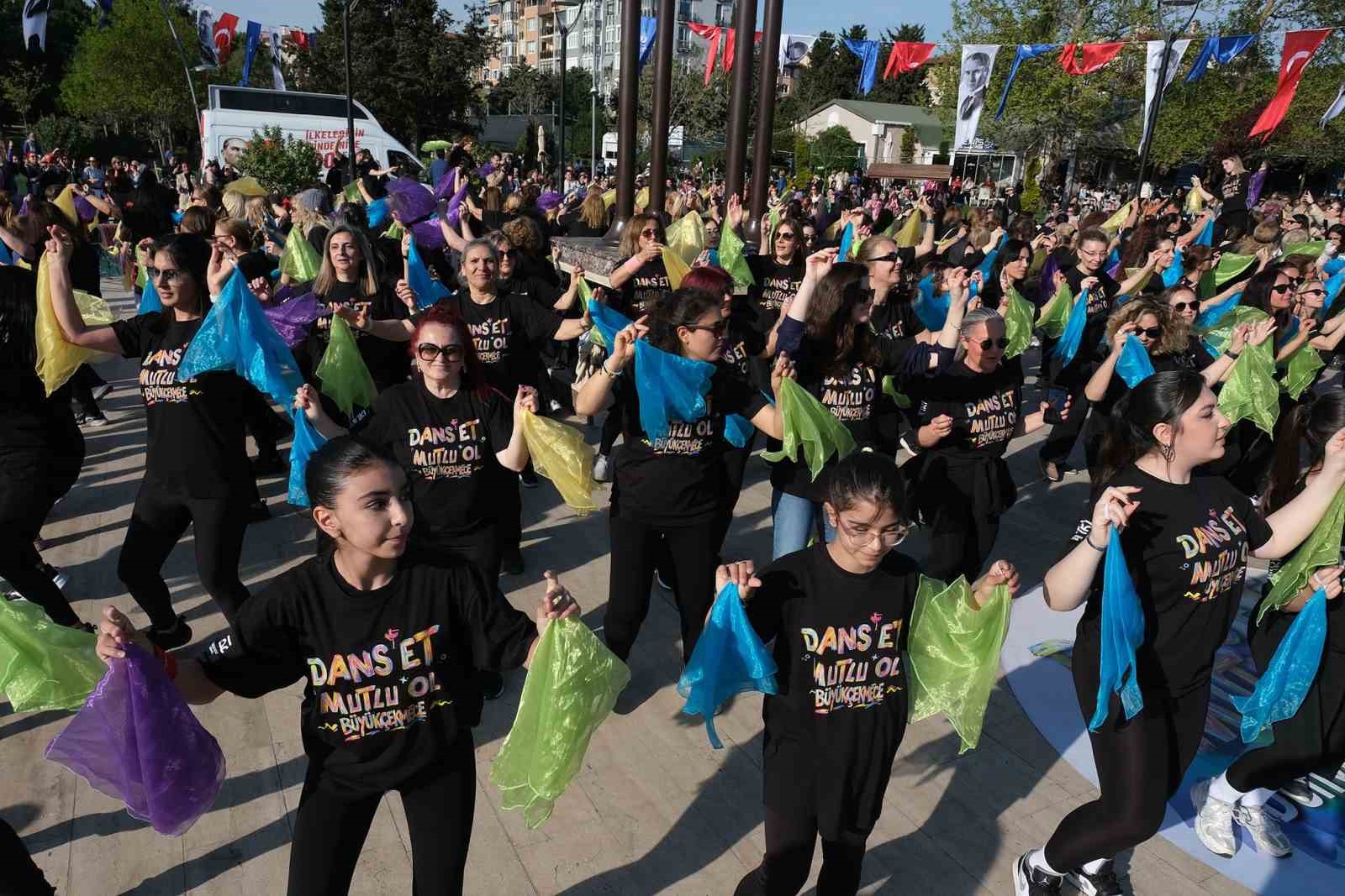 Dünya Dans Günü renkli görüntülere sahne oldu
