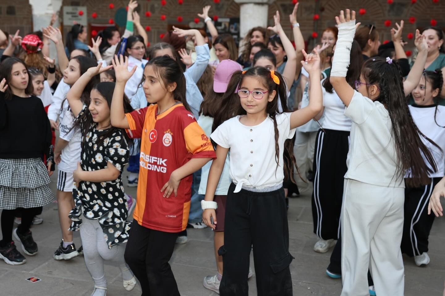 Dünya Dans Günü’nde renkli görüntüler
